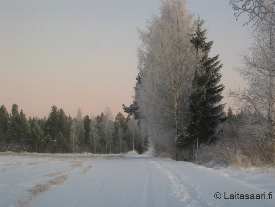 Kärrytie Kopsalta Lumiaiseen päin