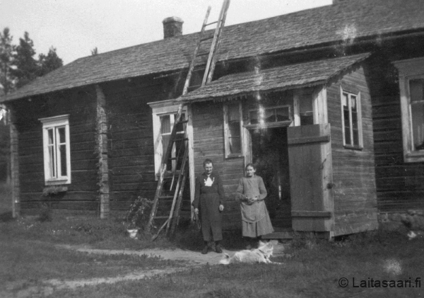 Tuohinon vanhaemäntä Liisu ja vieraansa Tilda