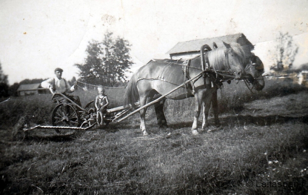 Isä Antti (s. 1902) ja poika Aarno Määttä